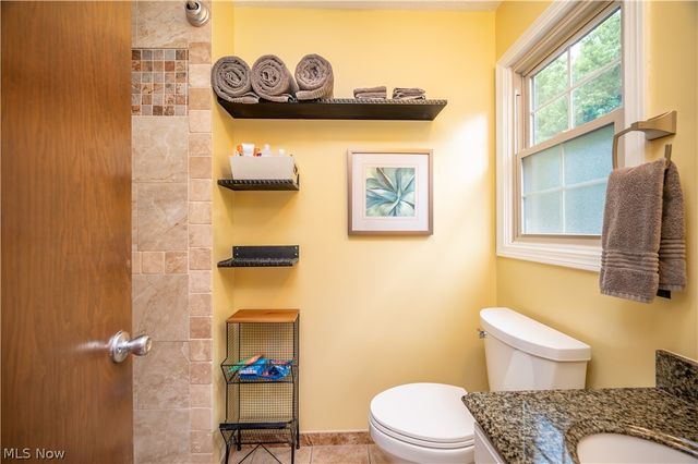 8359 Stoney Creek Drive, Youngstown, OH 44512