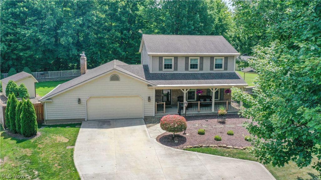 8359 Stoney Creek Drive, Youngstown, OH 44512