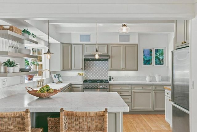 3751 Bay Road, Menlo Park, CA 94025