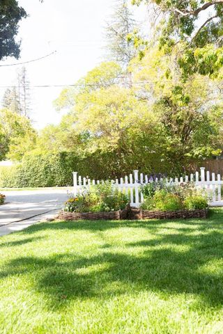 3751 Bay Road, Menlo Park, CA 94025