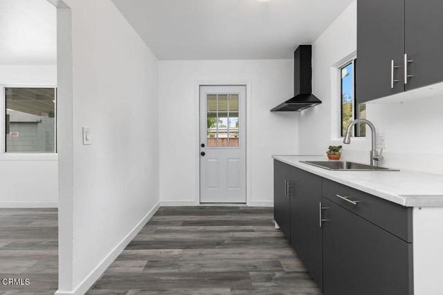 611 A Kimlin Drive, Glendale, CA 91206