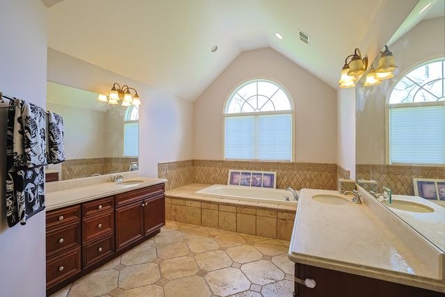 1841 Central Avenue, Northbrook, IL 60062
