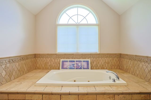 1841 Central Avenue, Northbrook, IL 60062