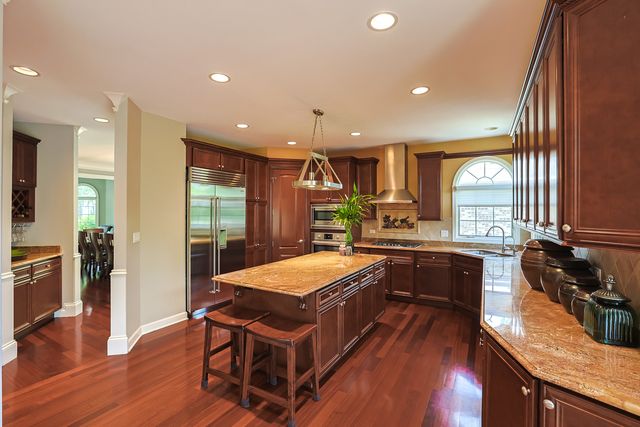 1841 Central Avenue, Northbrook, IL 60062