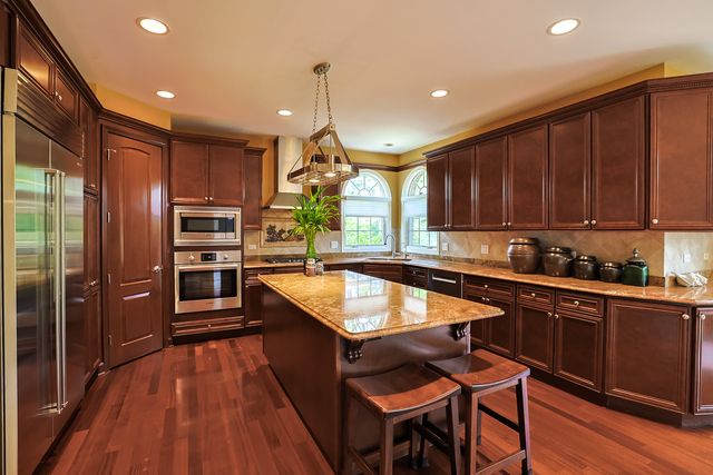 1841 Central Avenue, Northbrook, IL 60062
