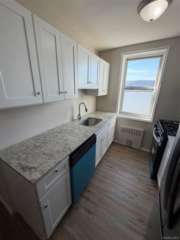 709 Waburton Avenue 7F, Yonkers, NY 10701