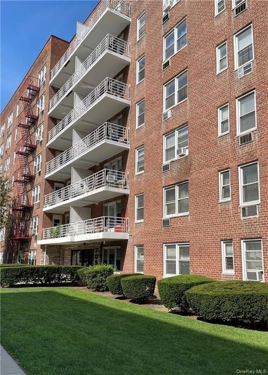 709 Waburton Avenue 7F, Yonkers, NY 10701