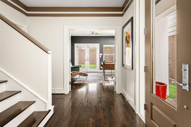 2006 N Memorial Way, Houston, TX 77007