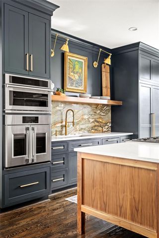 2006 N Memorial Way, Houston, TX 77007