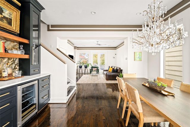 2006 N Memorial Way, Houston, TX 77007