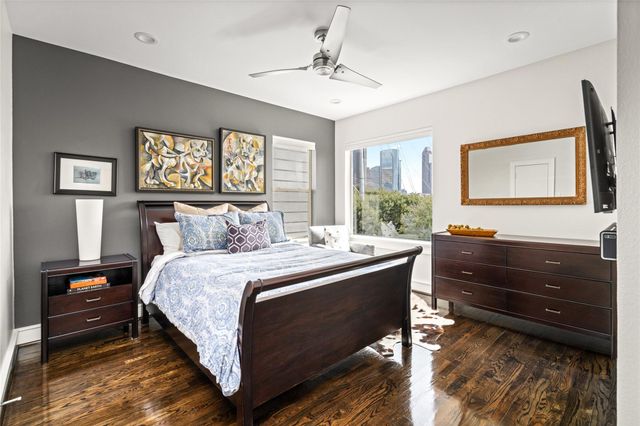 2006 N Memorial Way, Houston, TX 77007