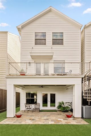 2006 N Memorial Way, Houston, TX 77007