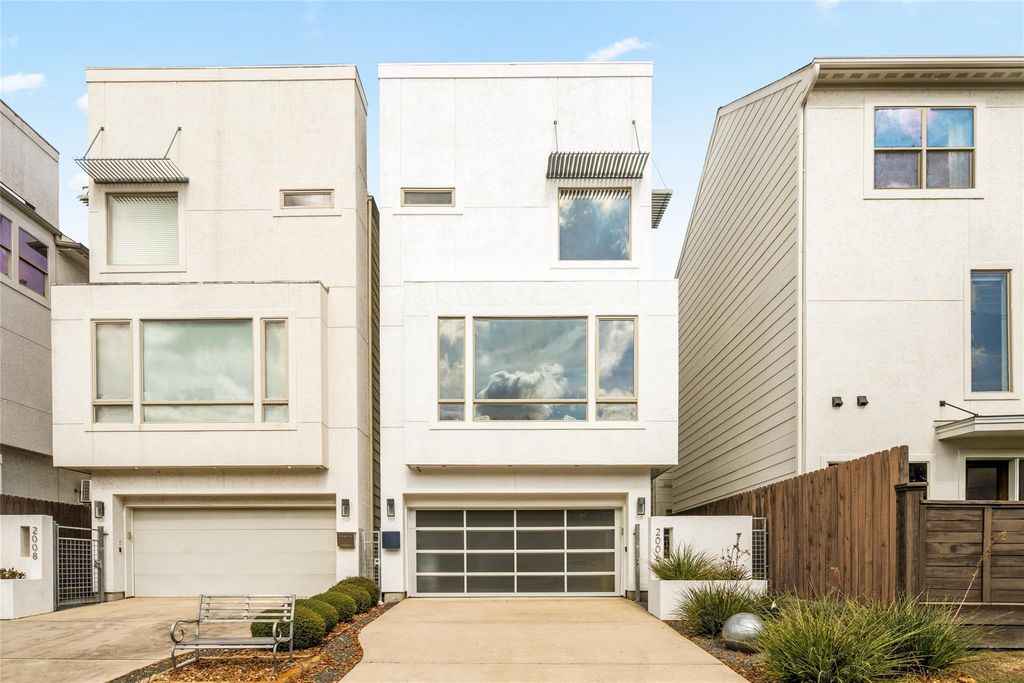 2006 N Memorial Way, Houston, TX 77007