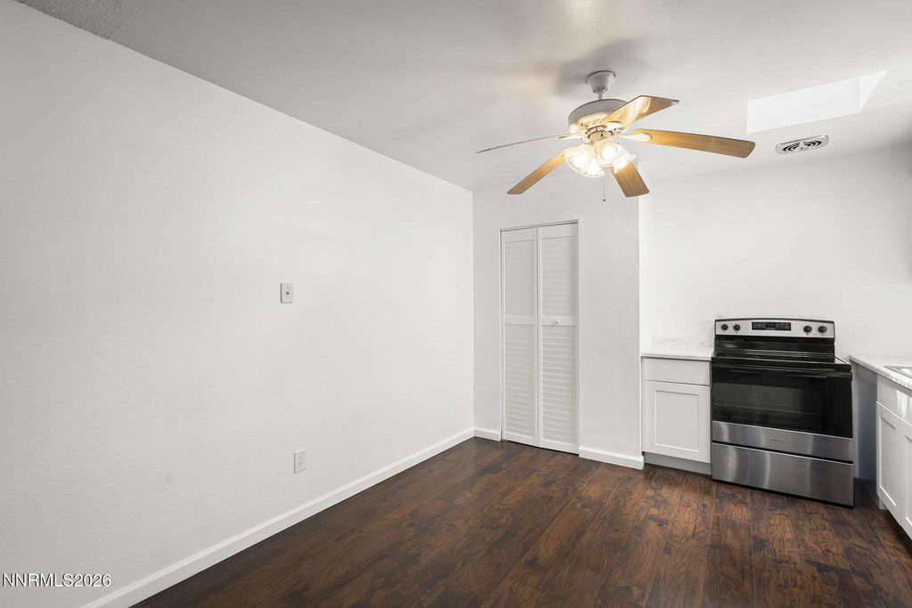 Image 13 of property listing at 1001 Baywood Drive C, Sparks, NV 89434