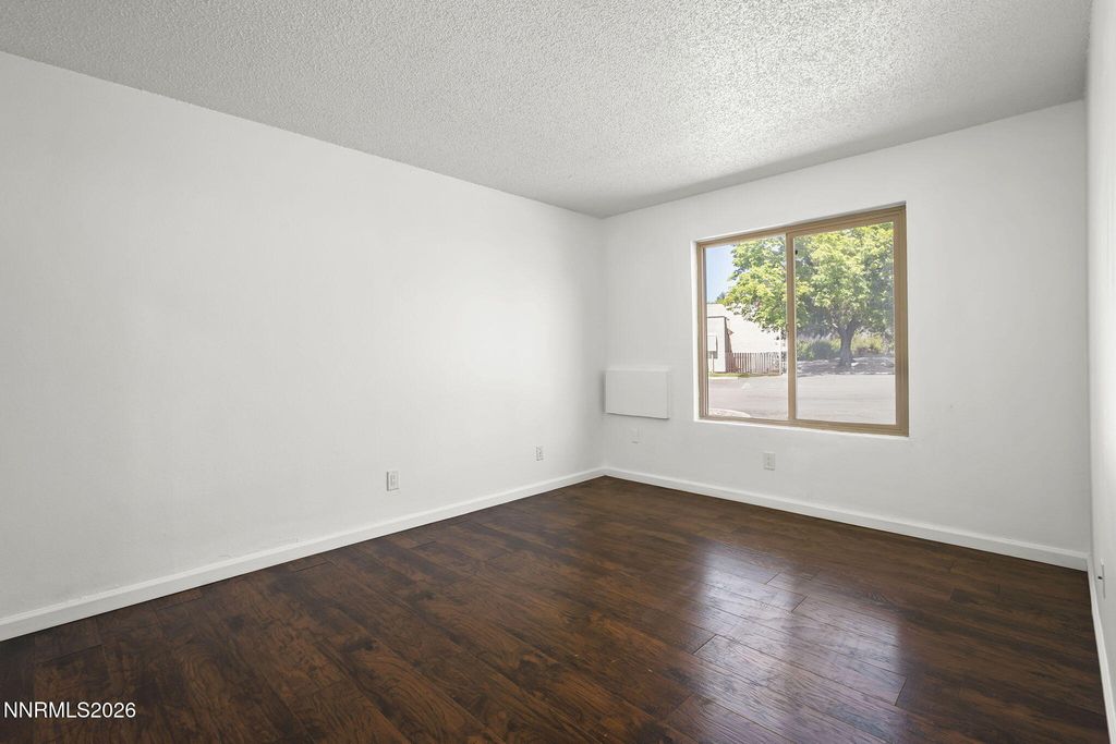 Image 16 of property listing at 1001 Baywood Drive C, Sparks, NV 89434