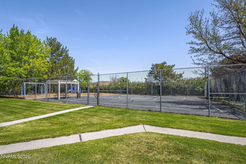 Image 25 of property listing at 1001 Baywood Drive C, Sparks, NV 89434