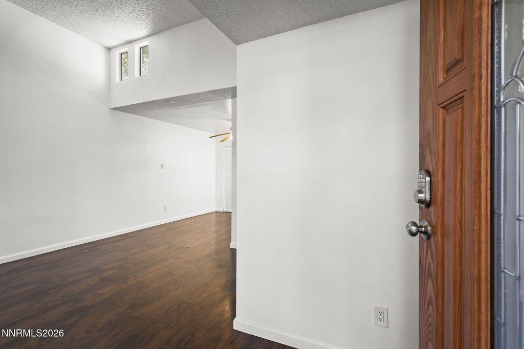 Image 6 of property listing at 1001 Baywood Drive C, Sparks, NV 89434