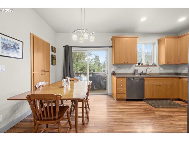 87977 10TH St, Veneta, OR 97487