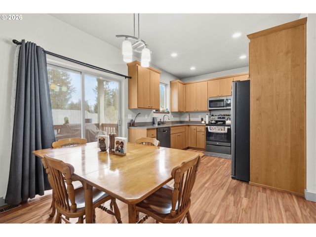 87977 10TH St, Veneta, OR 97487