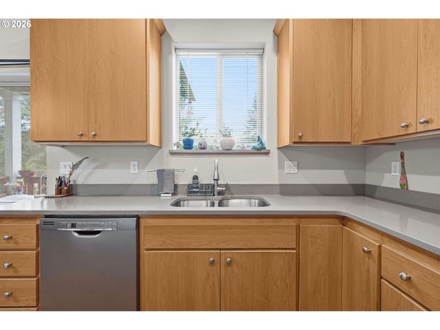 87977 10TH St, Veneta, OR 97487