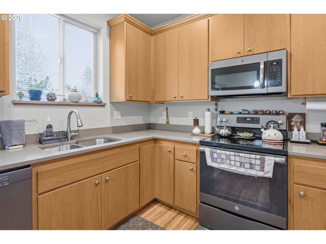 87977 10TH St, Veneta, OR 97487