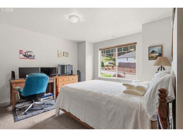 87977 10TH St, Veneta, OR 97487