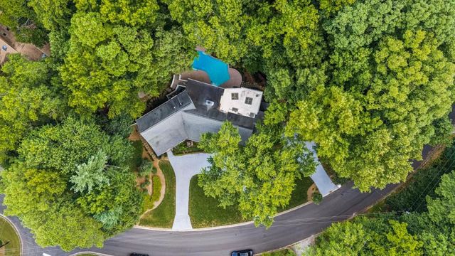 585 Idlewood Drive, Sandy Springs, GA 30327