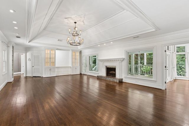 585 Idlewood Drive, Sandy Springs, GA 30327