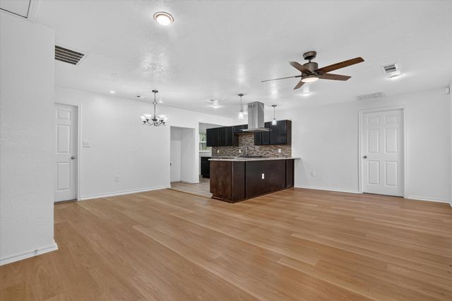 5301 Scoggins Street, Sansom Park, TX 76114