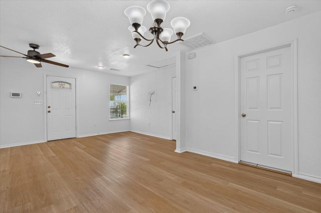 5301 Scoggins Street, Sansom Park, TX 76114