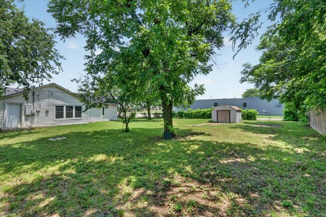 5301 Scoggins Street, Sansom Park, TX 76114