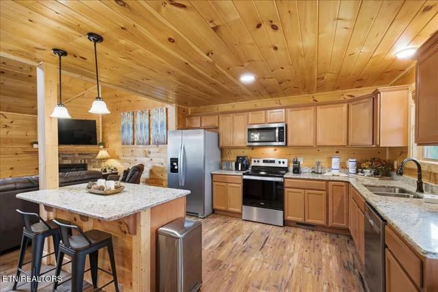 3213 Samuel Wear Drive, Sevierville, TN 37862
