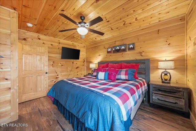 3213 Samuel Wear Drive, Sevierville, TN 37862