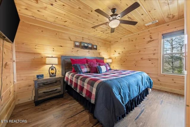 3213 Samuel Wear Drive, Sevierville, TN 37862