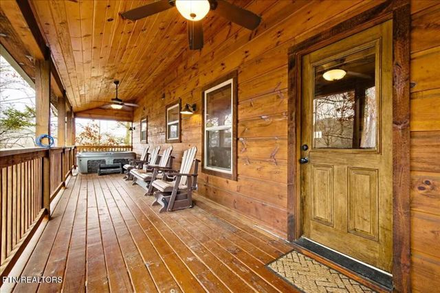 3213 Samuel Wear Drive, Sevierville, TN 37862