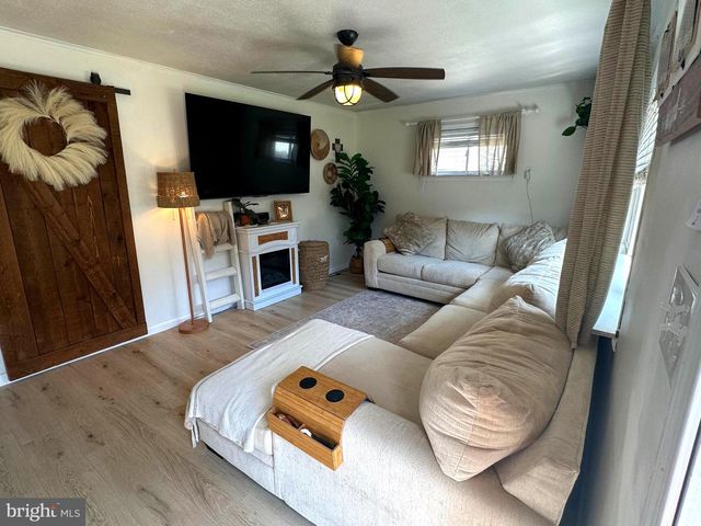 62 HINKLE DR, Bordentown, NJ 08505