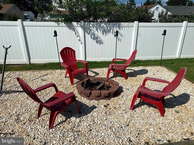 62 HINKLE DR, Bordentown, NJ 08505