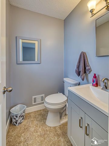 251 Midway Street, Dundee, MI 48131