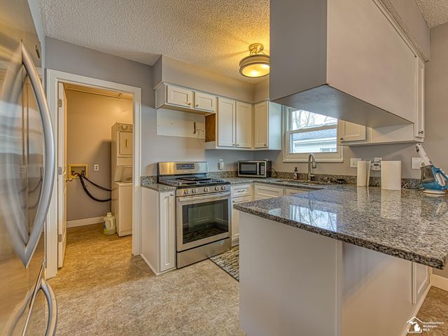 251 Midway Street, Dundee, MI 48131