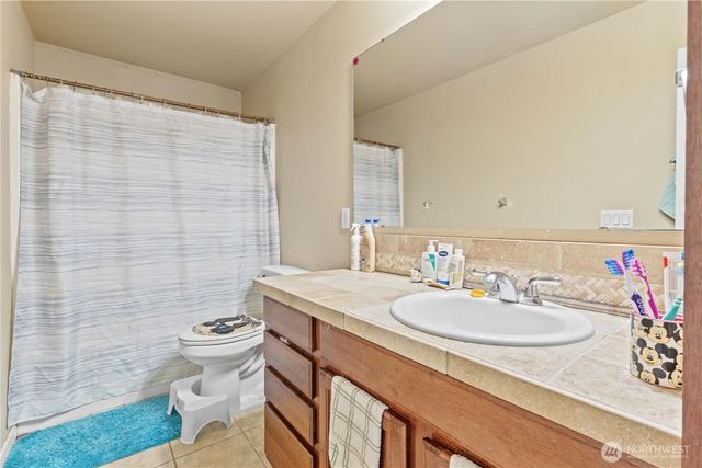 122 & 124 173rd Street E, Spanaway, WA 98387