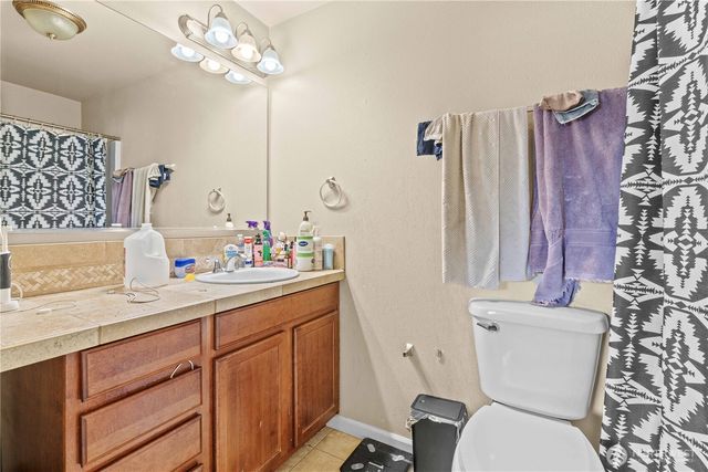 122 & 124 173rd Street E, Spanaway, WA 98387