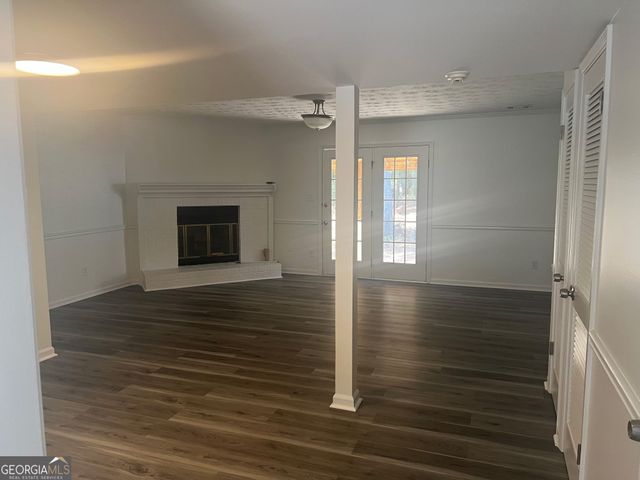 180 Williamsburg Way, Fayetteville, GA 30214