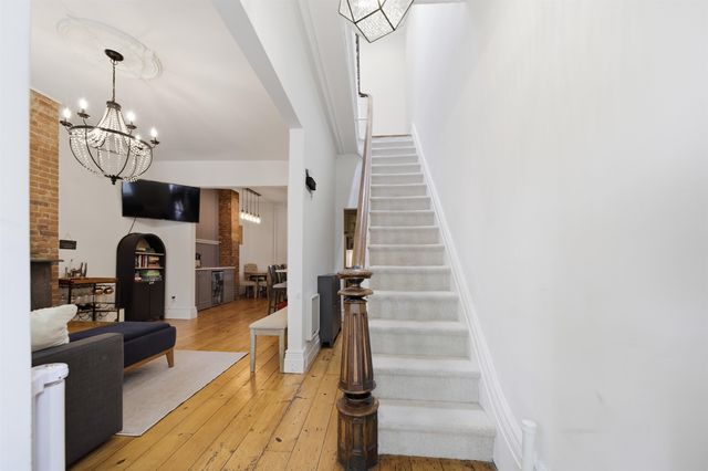 22 LAIDLAW AVE, Jc, Heights, NJ 07306
