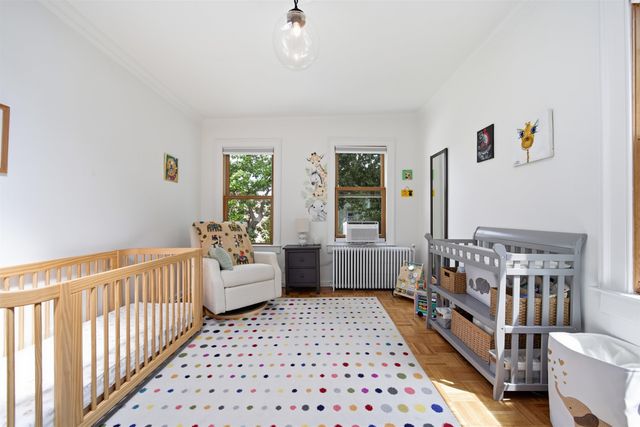 22 LAIDLAW AVE, Jc, Heights, NJ 07306