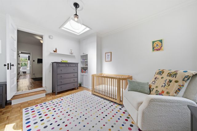 22 LAIDLAW AVE, Jc, Heights, NJ 07306
