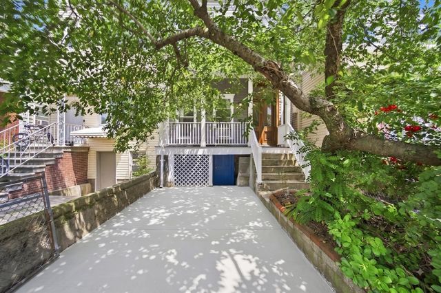 22 LAIDLAW AVE, Jc, Heights, NJ 07306