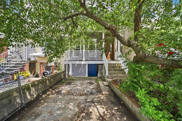 22 LAIDLAW AVE, Jc, Heights, NJ 07306