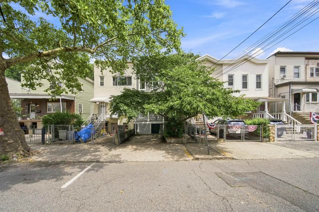22 LAIDLAW AVE, Jc, Heights, NJ 07306
