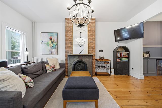 22 LAIDLAW AVE, Jc, Heights, NJ 07306
