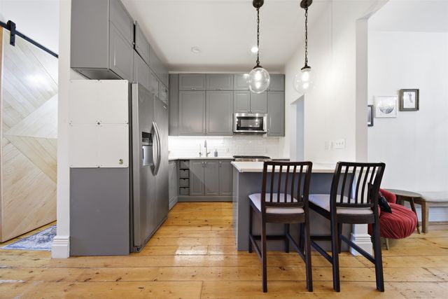 22 LAIDLAW AVE, Jc, Heights, NJ 07306